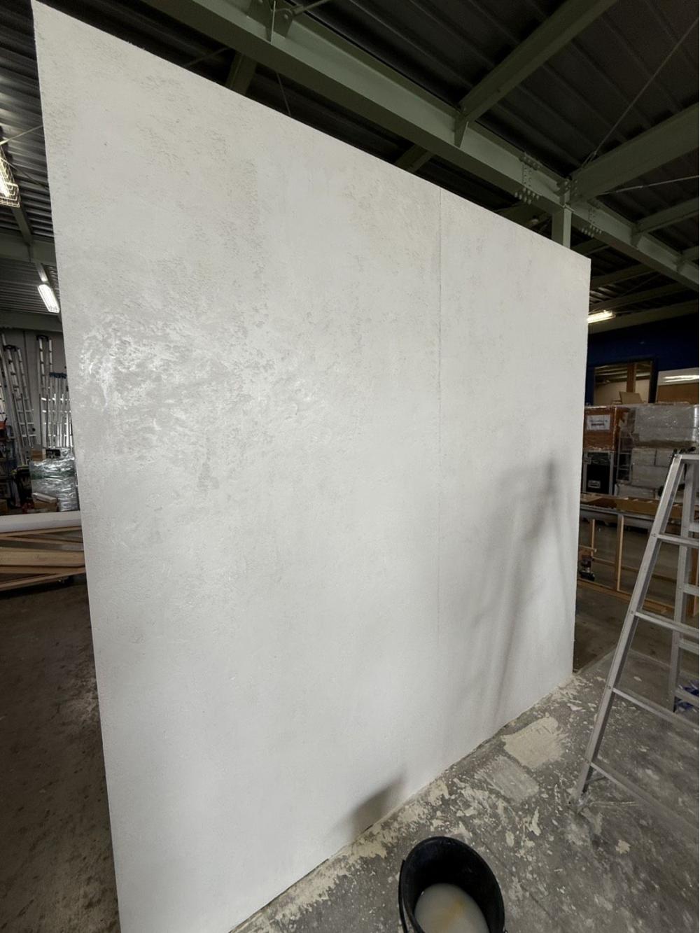 伝統技術による仕上げ